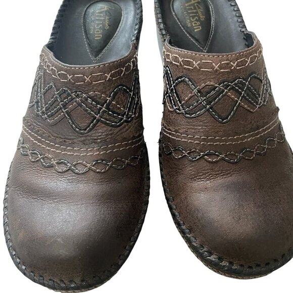 Clarks Artisan Leather Slip On Brown Embroidered Clogs 7 Comfy Wedge Boho Casual - Picture 8 of 9